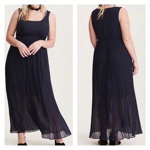 NWT Torrid Navy Pleated Maxi Chiffon Dress 1X